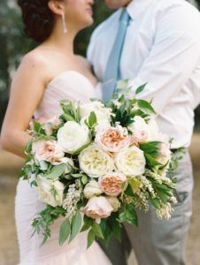 Blush wedding bouquet with garden roses. San Diego florist: plentyofpetals.com. Carmen Santorelli Photography