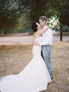 Outdoor blush wedding. San Diego florist: plentyofpetals.com, Carmen Santorelli Photography.