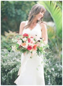 Peach and red bouquet by: plentyofpetals.com, Diana McGregor Photography, planning and design: Amorology.