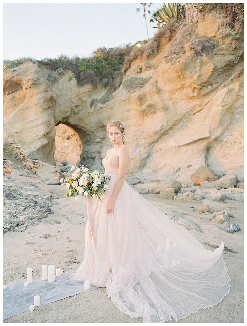 Organic seaside wedding ideas. Flowers: plenty of petals. Photo: Carmen Santorelli Photography.