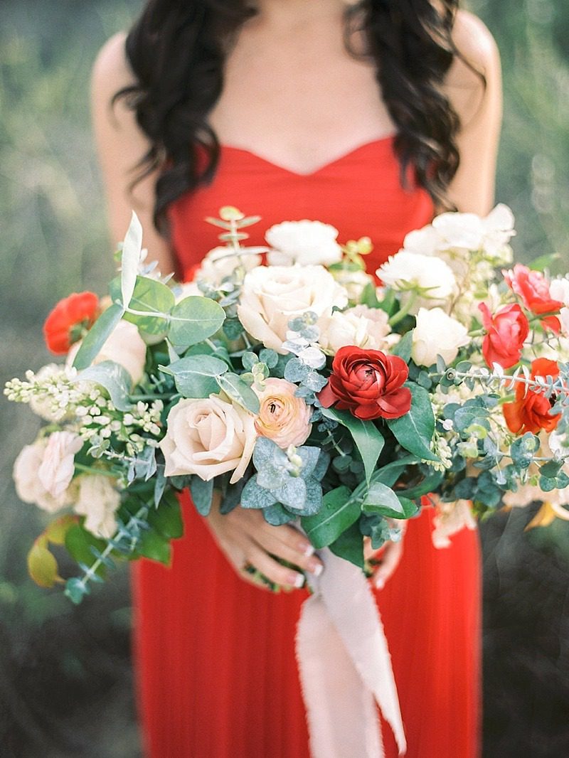 Red and blush bouquet. Ashley Kelemen Photography . Flowers: plentyofpetals.com