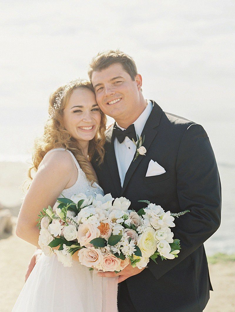 Seaside wedding inspiration. Flowers: plentyofpetals.com. Carmen Santorelli Photography.