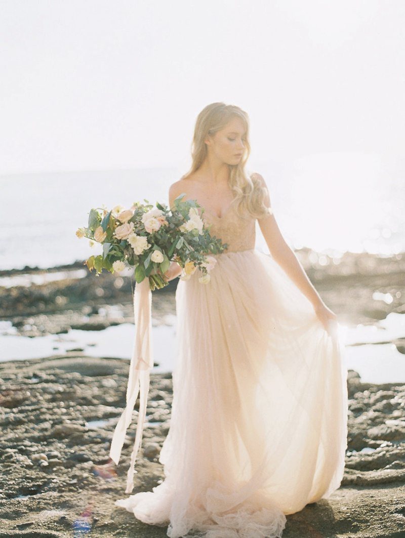 Beach wedding inspiration. Plenty of Petals, a San Diego wedding florist & Carmen Santorelli Photography