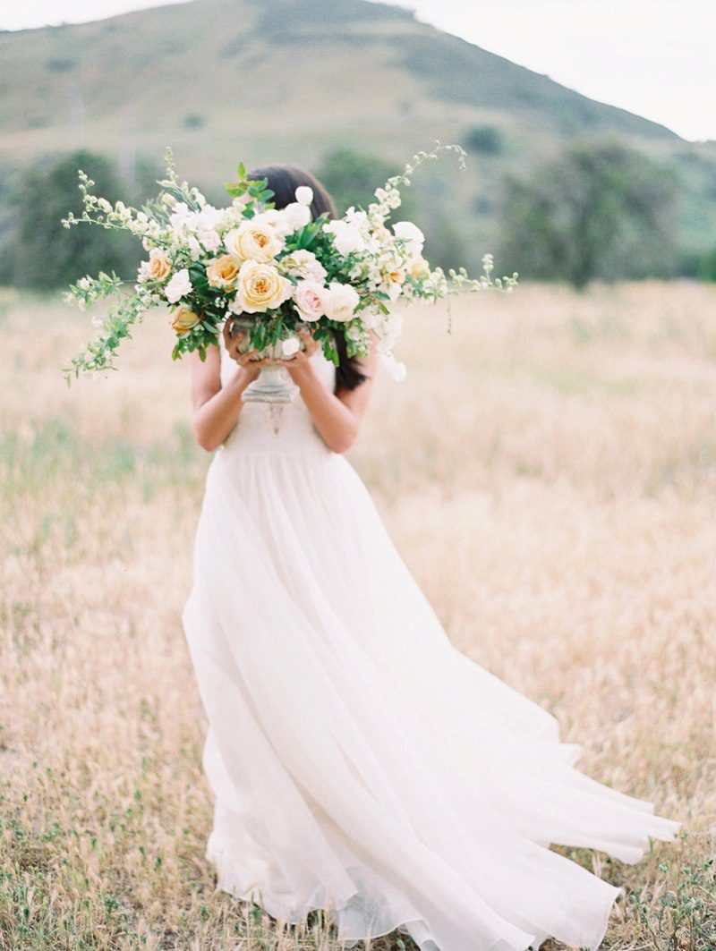 Southern California wedding inspiration. Plenty of Petals wedding florist in San Diego. Carmen Santorelli Photography. 1011 Makeup