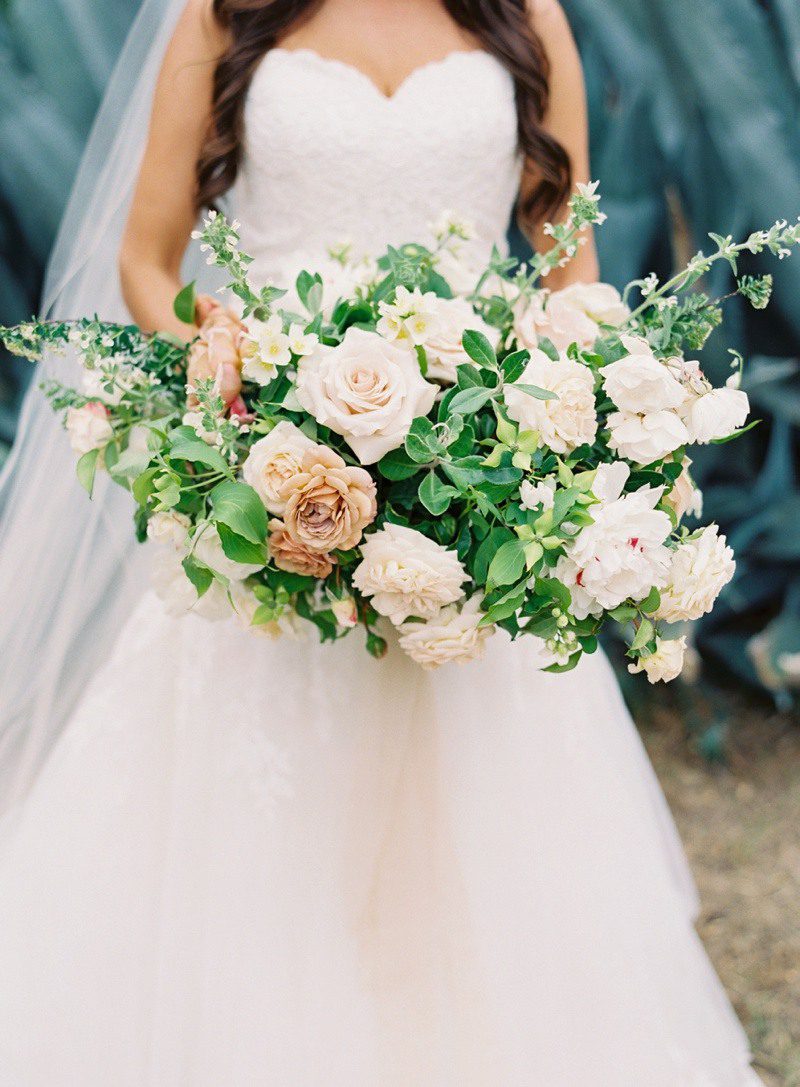 blush bridal bouquet. san diego ranch wedding. michael radford photography. plenty of petals florist