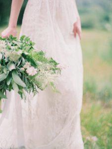 Lake wedding inspiration. Florist: Plenty of Petals. Carmen Santorelli Photography. Design/planning: To La Lune.
