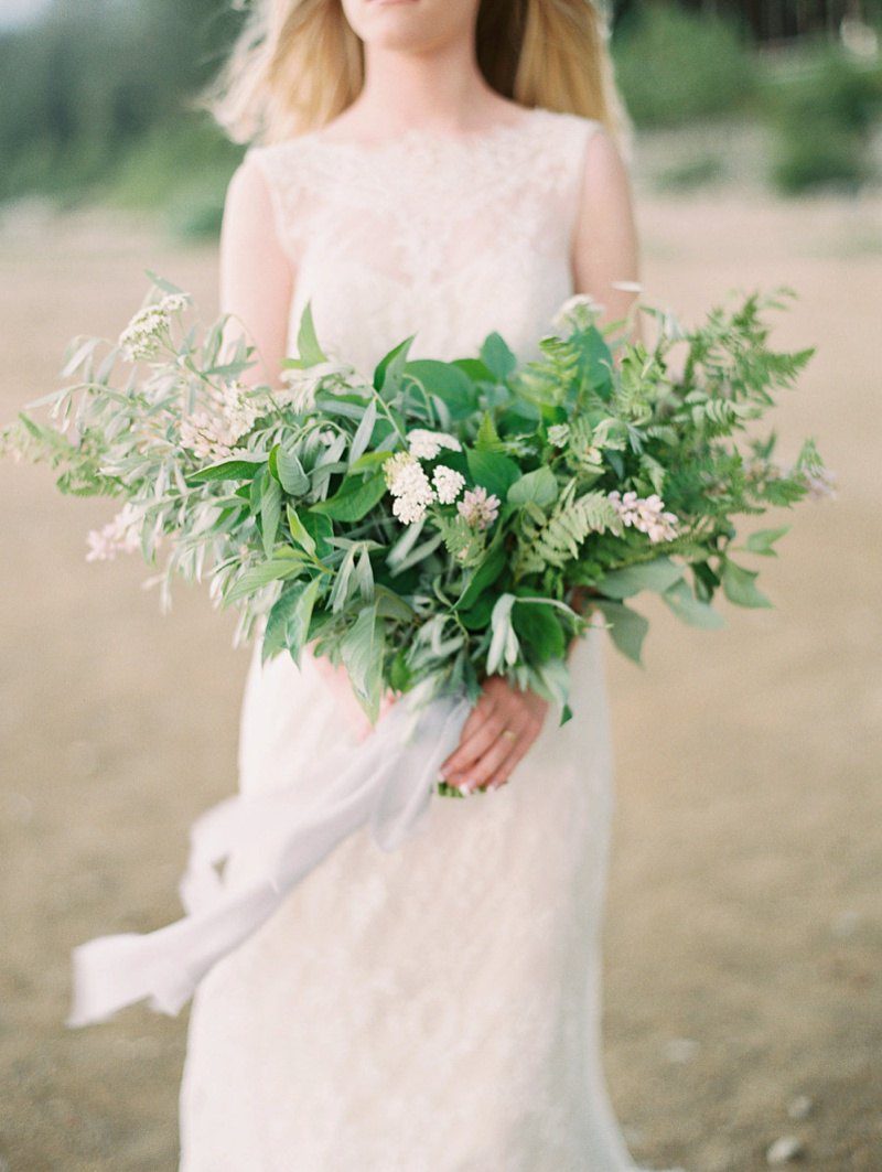 Lake wedding inspiration. Florist: Plenty of Petals, San Diego wedding florist. Carmen Santorelli Photography. Design/planning: To La Lune. 